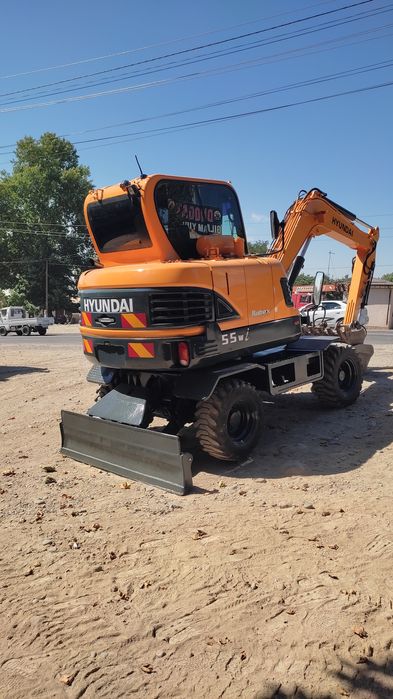 Хундай 55 сотилади
Или 2012
Мото час 13000
Хама нарсаси бор учта коуш