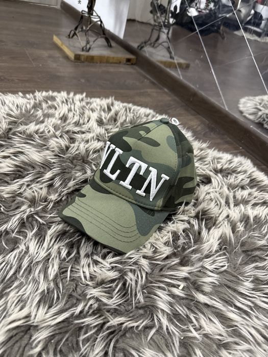 Sapca Valentino model rar Premium