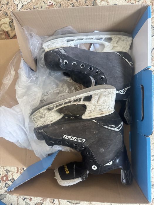 Продам коньки Bauer