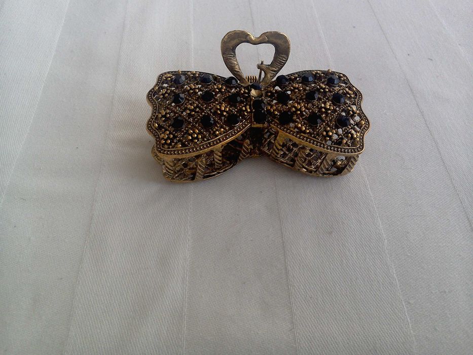 Cleşte/clamă, metal nobil