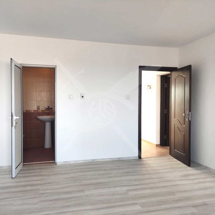 Продава се Къща в с. Царичино, Област Добрич - 270 кв.м за 626 €/кв.м - Снимка #12