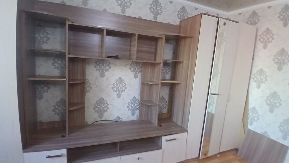Отдам Бесплатно стенку б/у