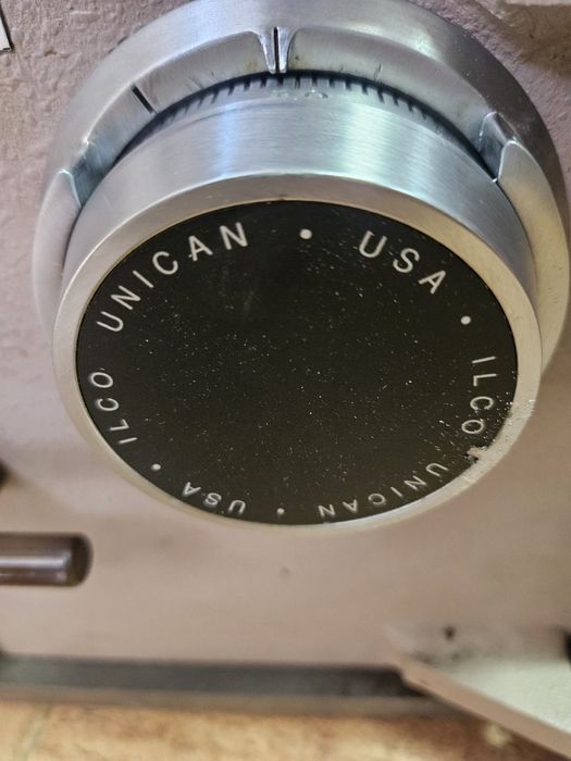 Сейф метална каса