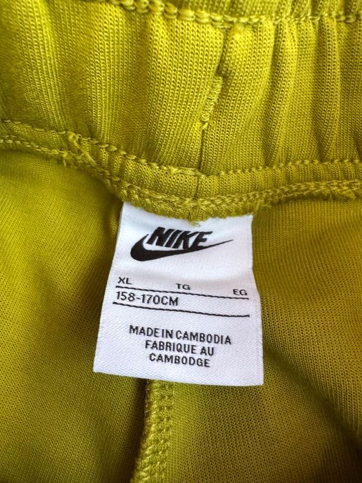 Nike tech fleece нов панталон