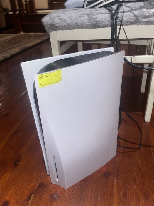 Продаю пс 5 в хорошом сост