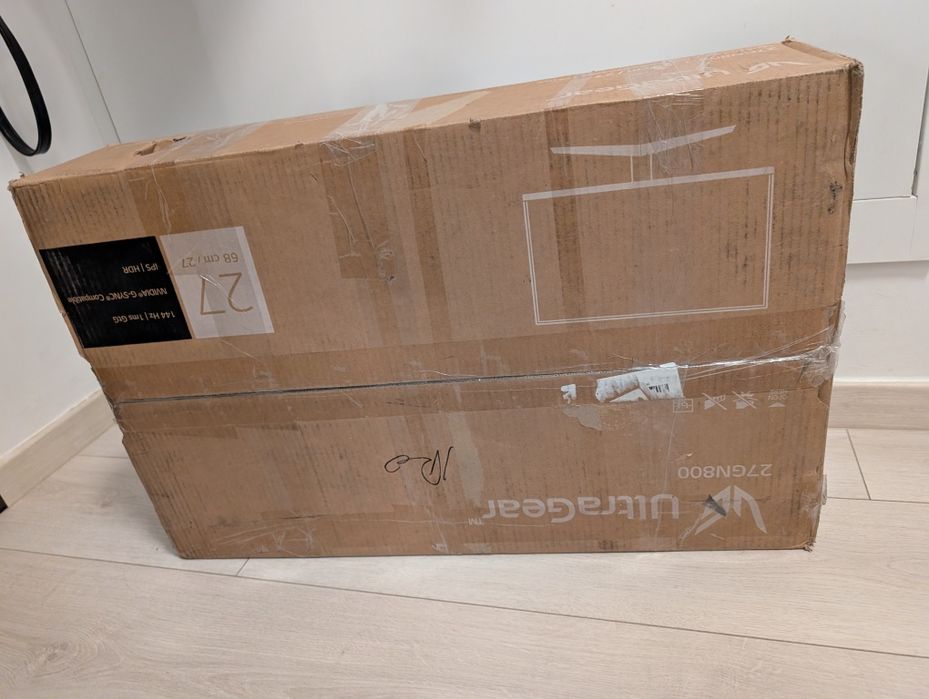 Monitor 27" LG UltraGear 27GN800 în stare ideală.
