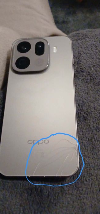 Oppo find X9 pro , telefonul este nou ne folosit, când am deschis cutia din greșală l am scăpat