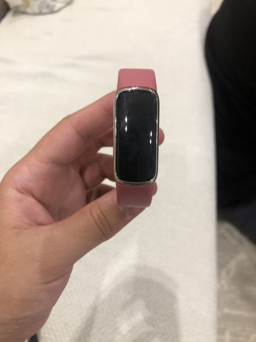 Продам фитнес браслет Huawei, куплены в Англии