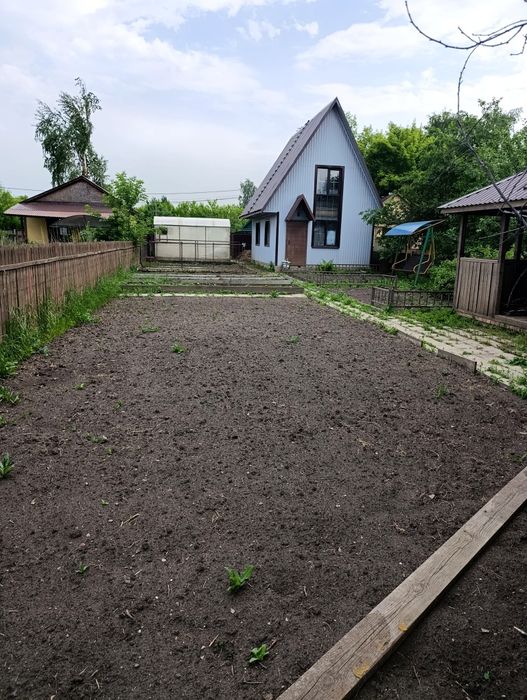 Продам дачу с двухэтажным домом