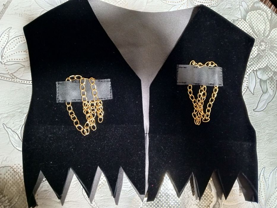 Шляпа пирата, жилет, повязка на глаз и пояс плюс бандана