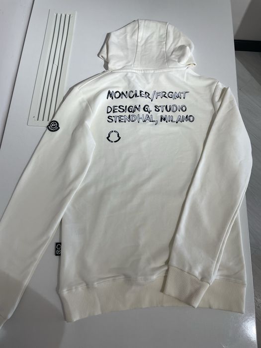 продам кофту Moncler
