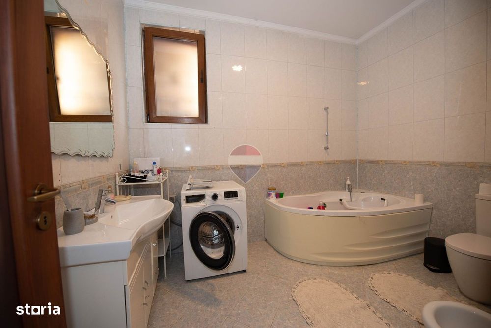 Apartament 3 camere, 2 bai de vânzare în zona Metrou Grivita, Sector 1
