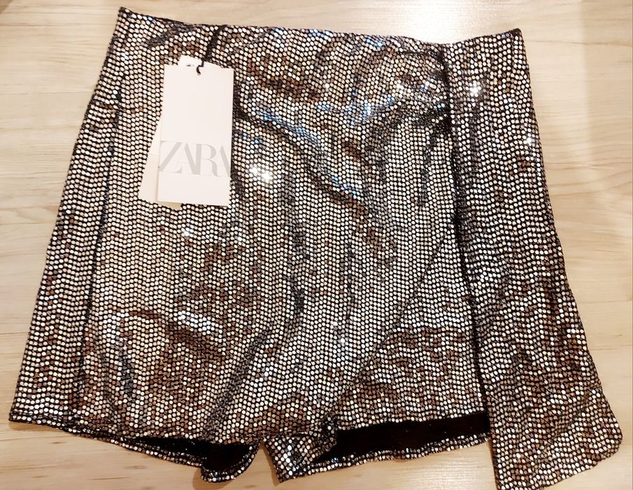 НОВИ Пола панталонки Zara размер Xs
