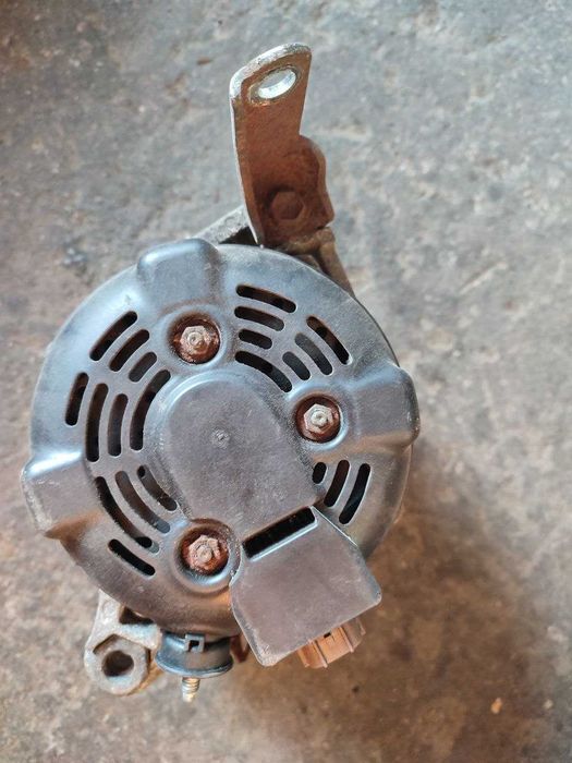 Генератор для 2GRFE 3.5 Toyota Highlander 40