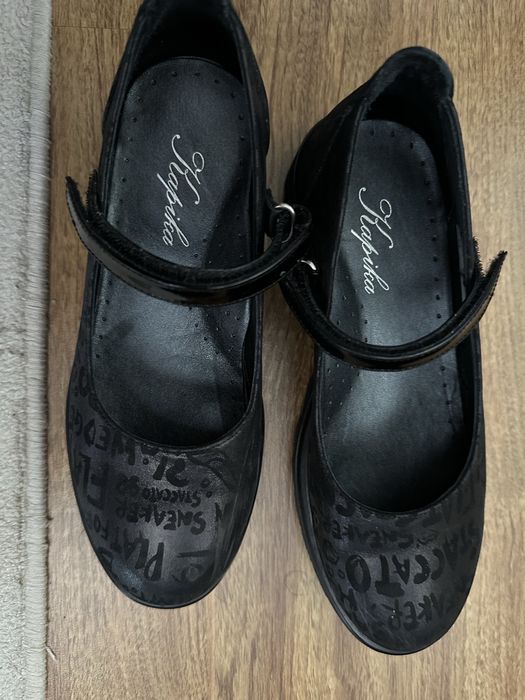 Школьные туфли для девочки