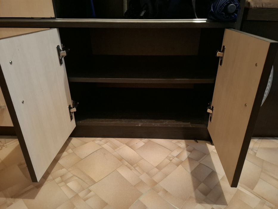 Продам шкаф для прихожей