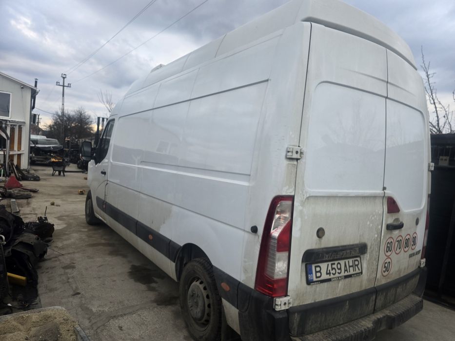 Dezmembrez Renault Master 2022