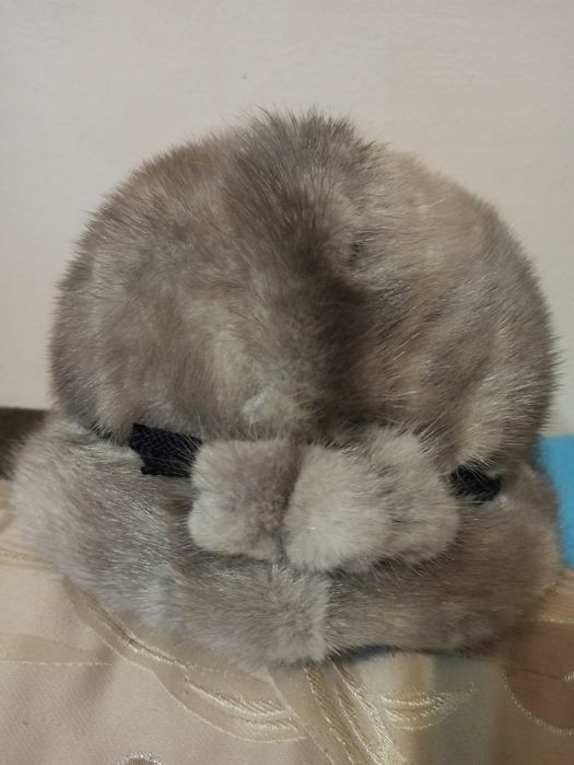 Дамска шапка от визон