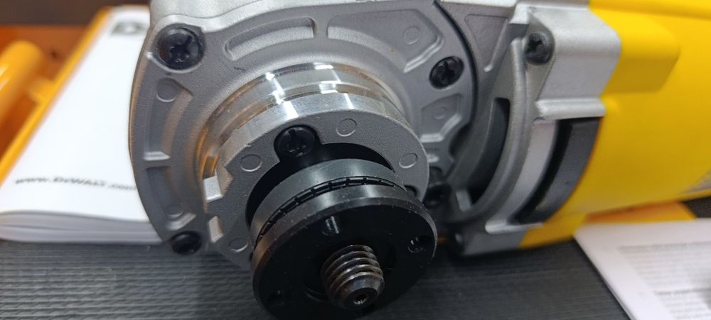 ORGINAL DEWALT R 230 болгарка