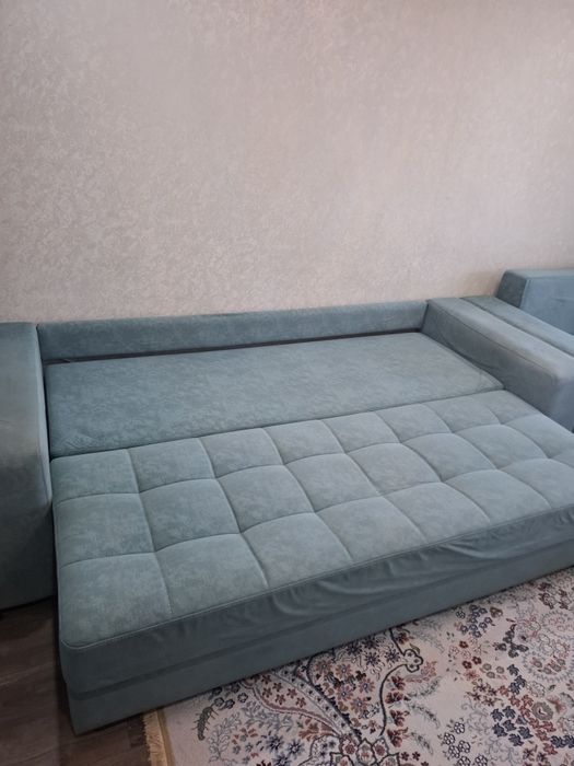 Продам мягкий уголок: 3-2- пуфик