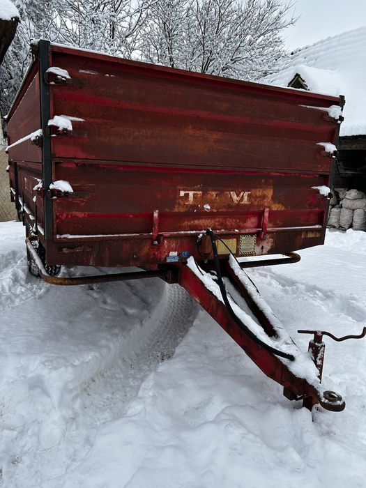 Vand remorca basculabila