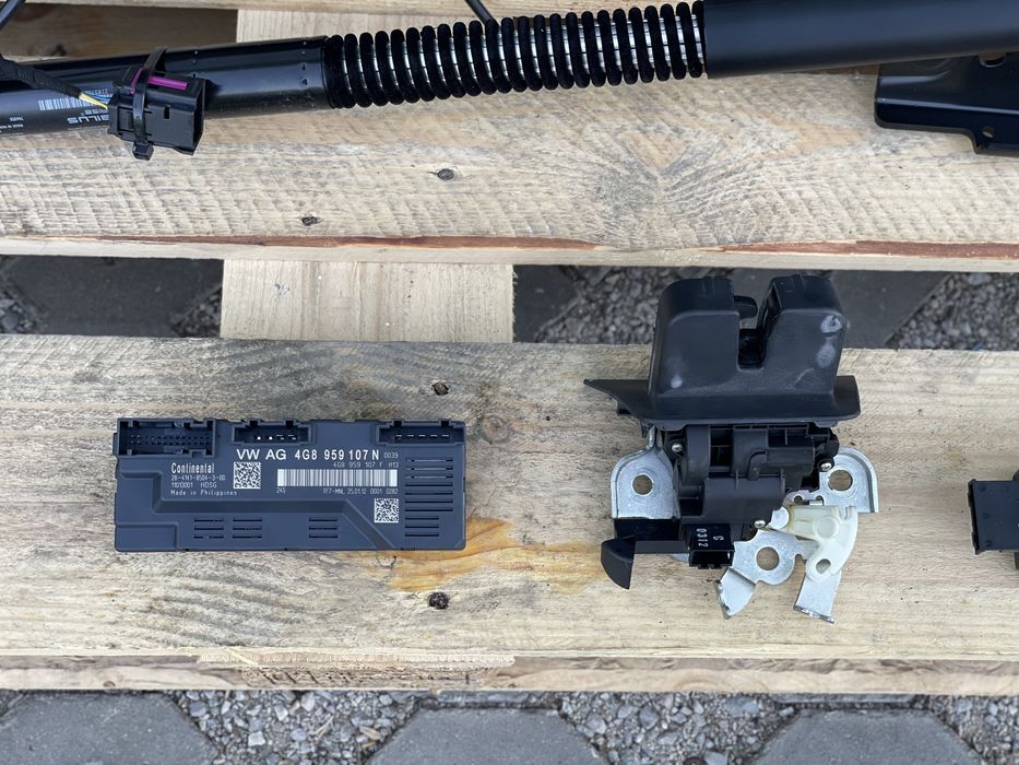 Комплект Автоматичен багажник AUDI A7 4G