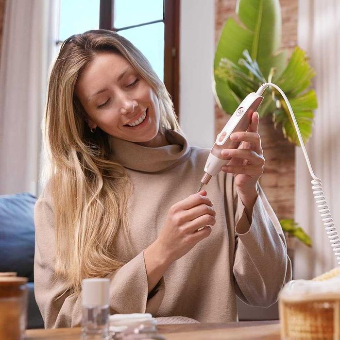 Комплект електрическа машинка за маникюр и педикюр Cecotec Bamba PinkyCare 700 Perfect Nails, седем приставки