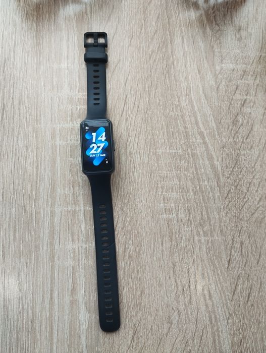 Часы Хуавей мибенд 7