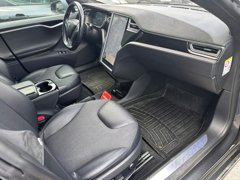 Tesla Model S 85D - Cu Încărcare Gratuită