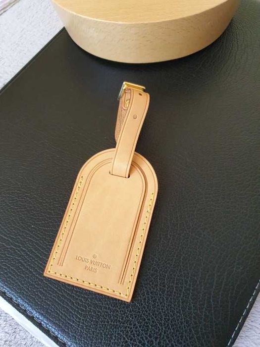 Suport etichetă Louis Vuitton