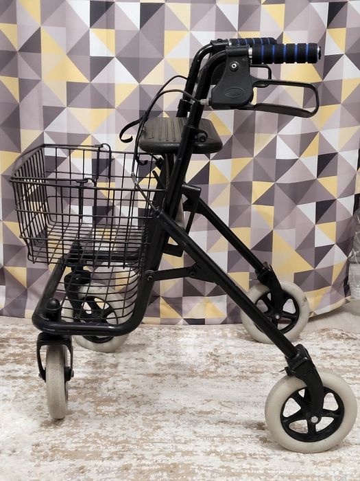 Продам роллатор с корзинкой