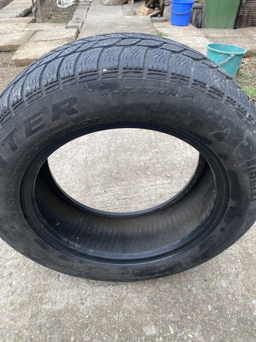 Vand 2 anvelope 185 60 R14, iarna si vara
