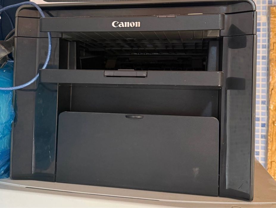 Принтер в рабочем состояние срочно продам