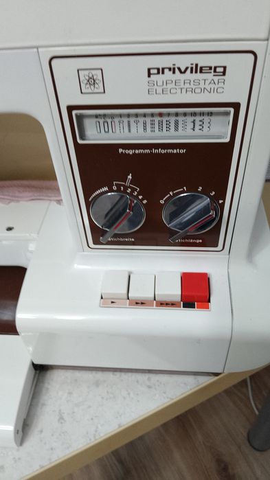 Mașină de cusut electronică Privileg made Japonia