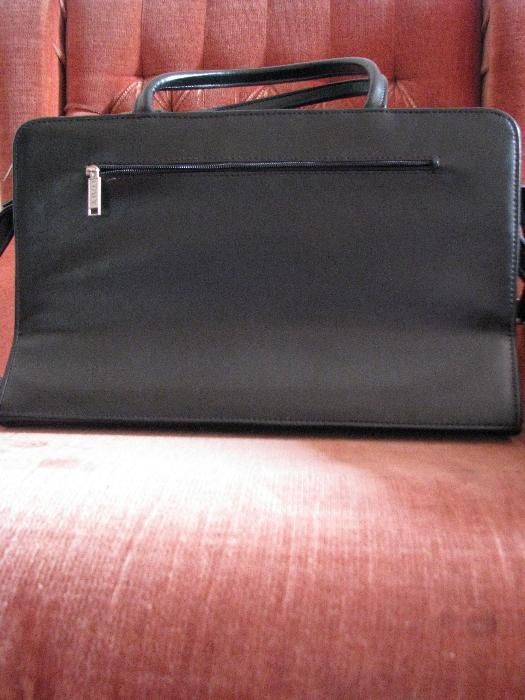 Продавам кожена чанта