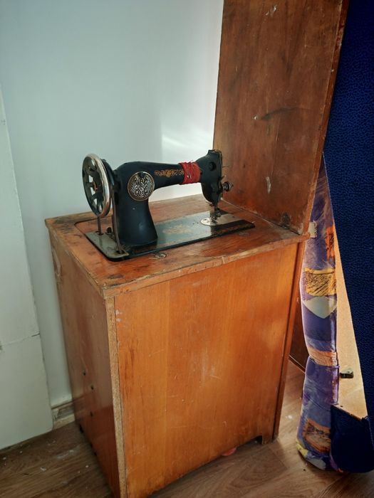 Швейная машина советская