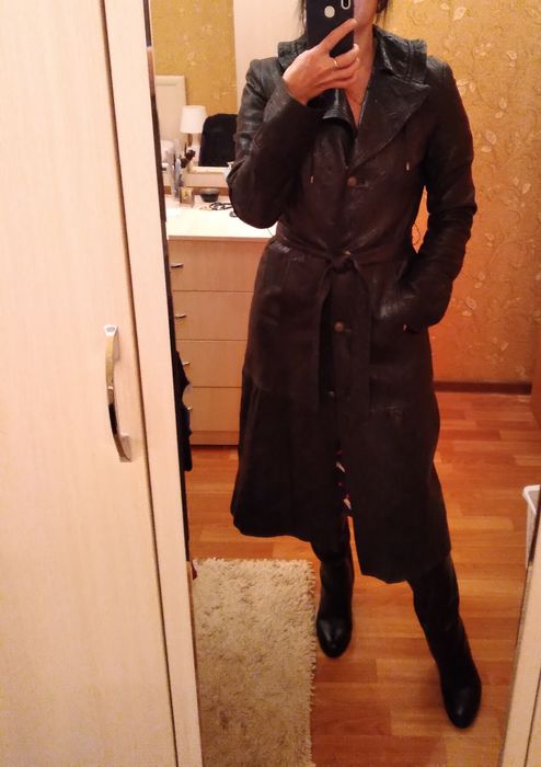 Продам кожаный плащ.
