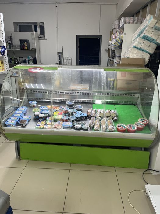 Продам витринные холодильники бу