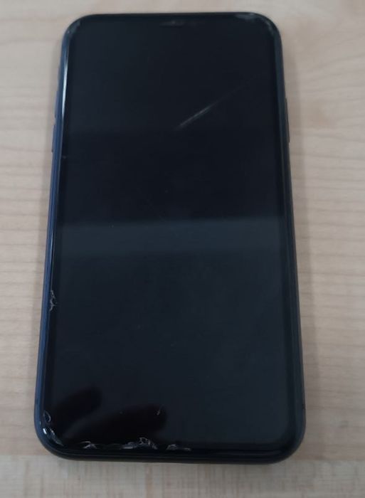 Продам айфон 11 .