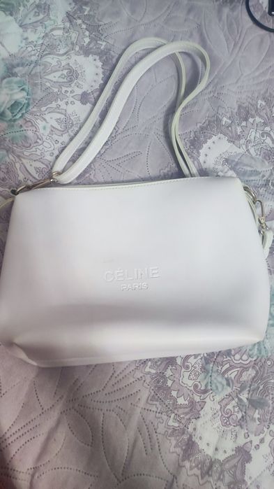 Продам белую сумку,удобная