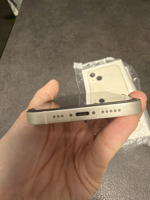 Iphone 11 бял, 77% батерия, 128 ГБ