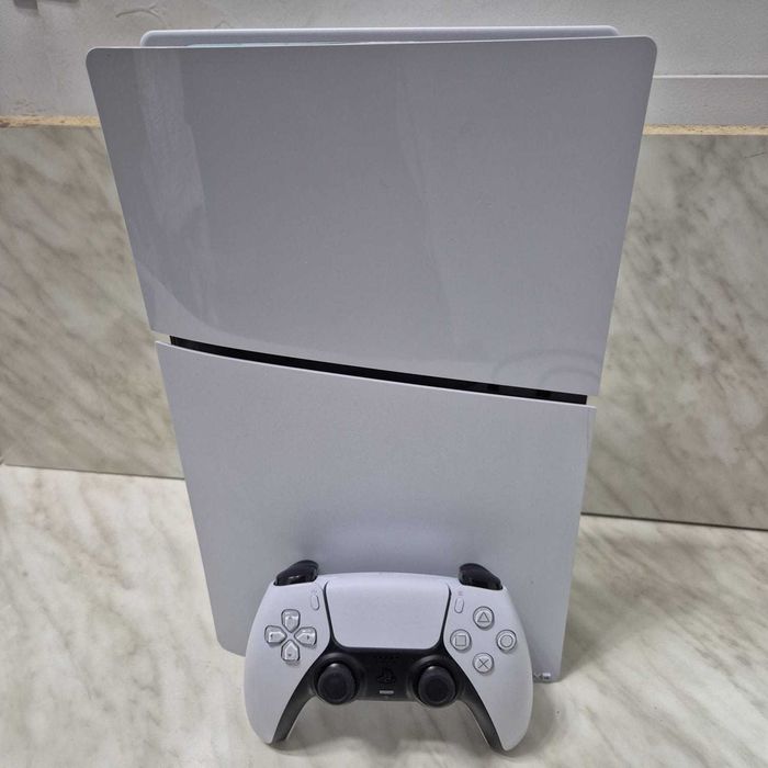 Consola PlayStation 5 Digital PS5 SLIM cu o Maneta Zeus Amanet  32054