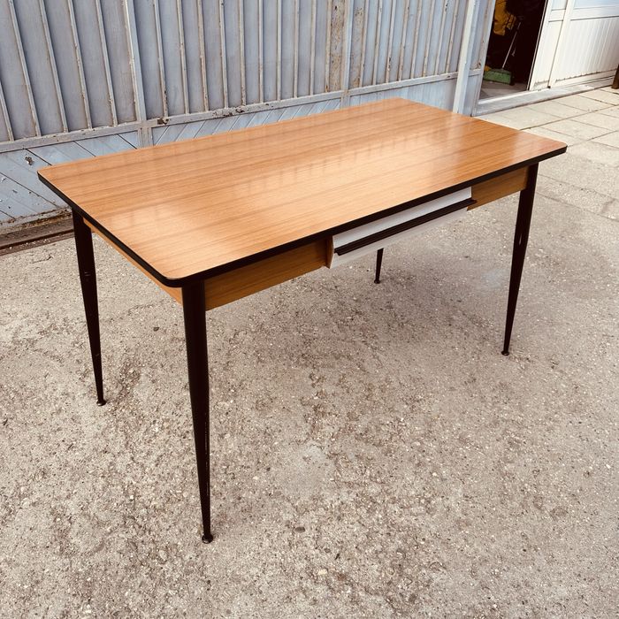 Винтидж италианско бюро / маса – Mid Century 60-те