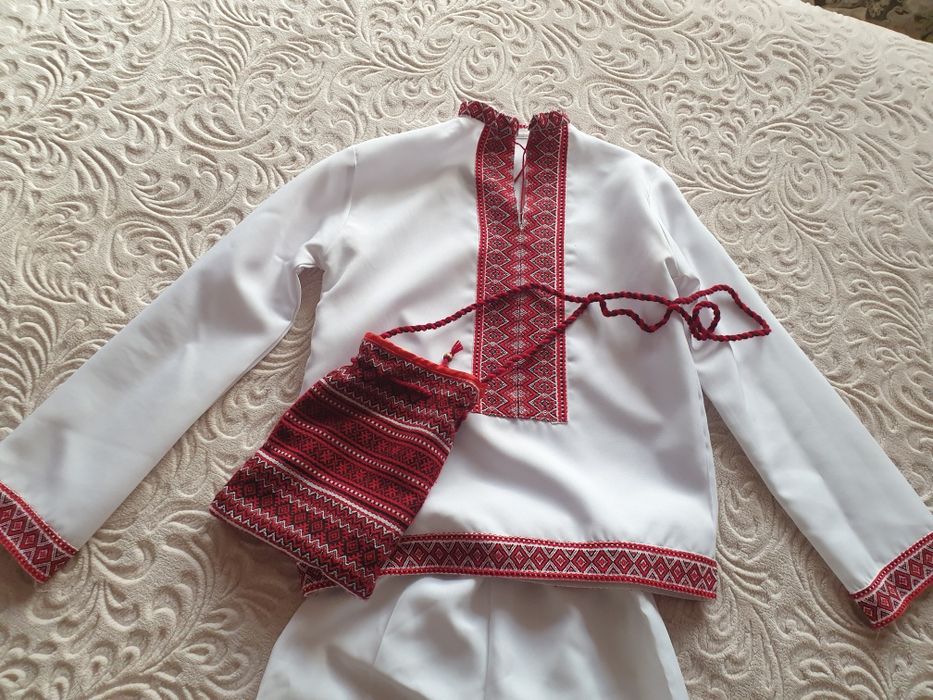 Ie de copii pantaloni si camasă