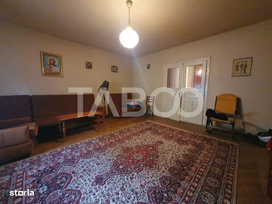 Casa 5 camere 374 mp utili + Anexa 75 mp in punctul 0 al Fagarasului
