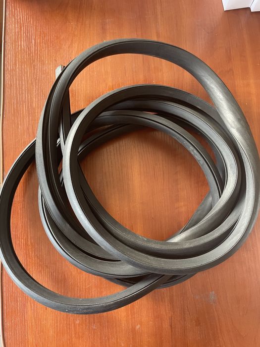 Уплотнитель лобового стекла Зил-130 ГАЗ-3307