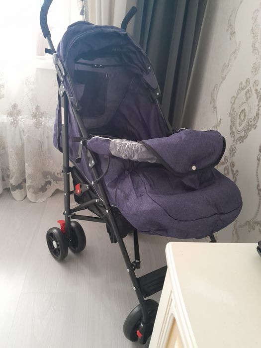 Каляска почти новая Прогулочная.