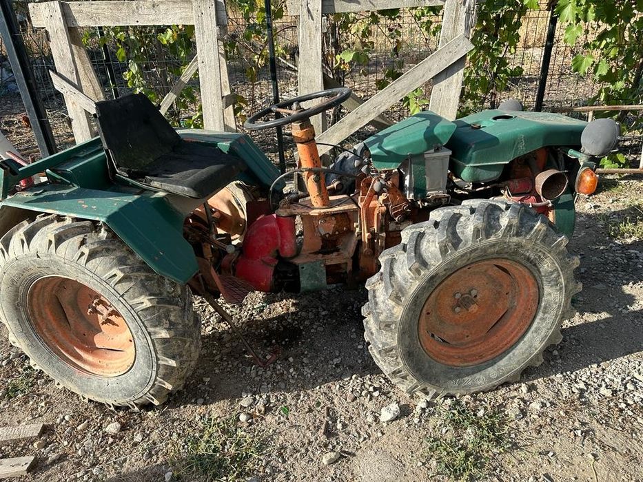 Vând tractoras pasquali