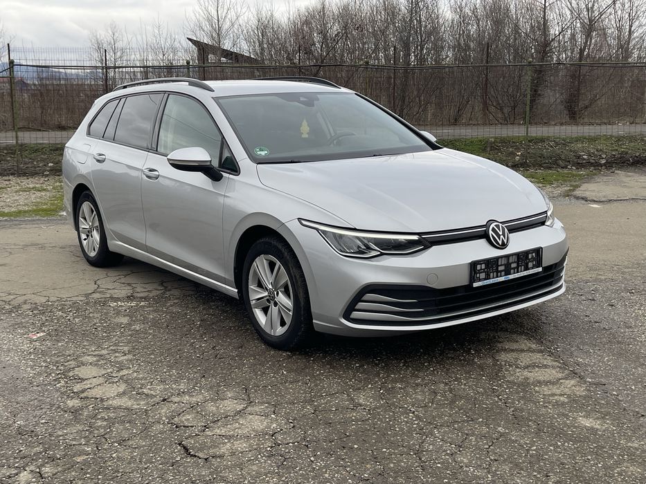 Volkswagen Golf 8 •2021 •Automat •2l Diesel •150 CP