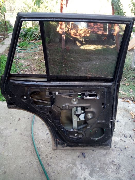 Geam lateral stanga spate suzuki grand vitara